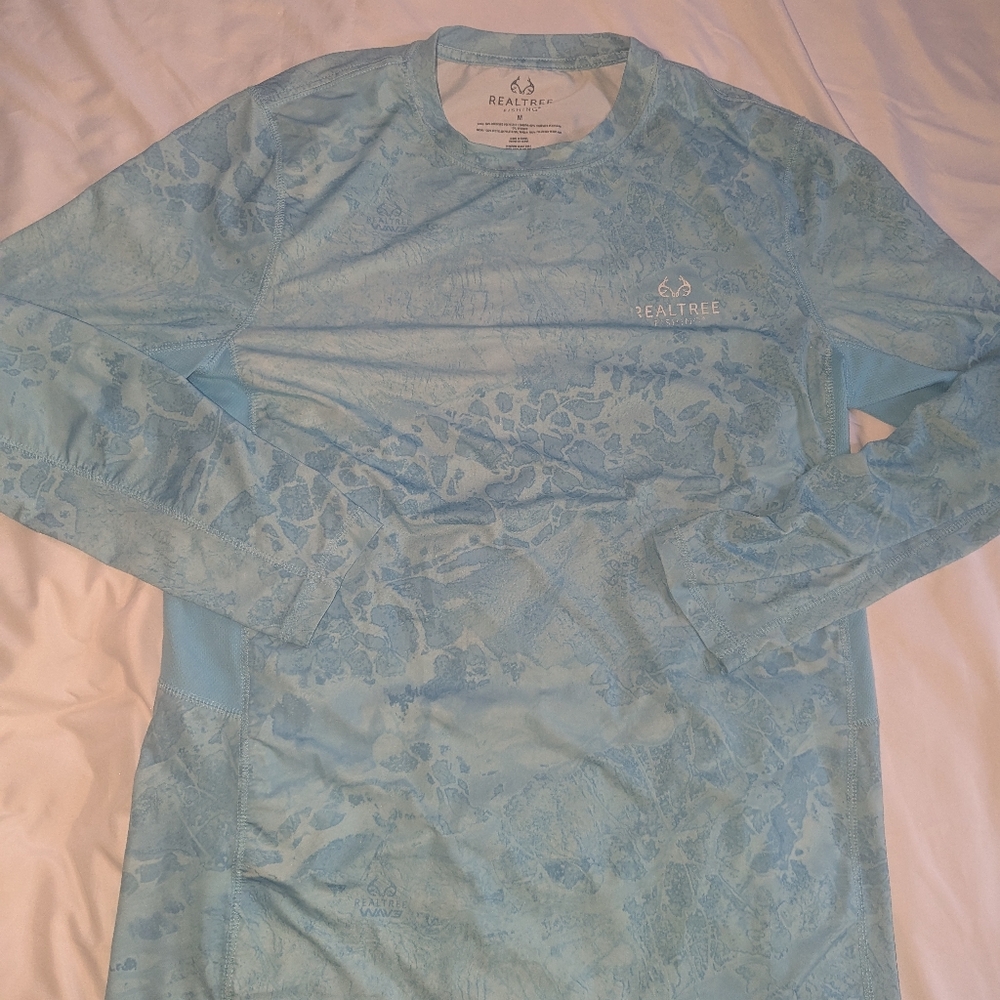 Realtree Fishing Light Blue Performance Long Sleeve Shirt‎